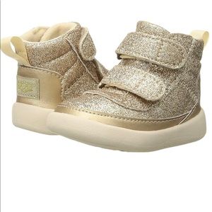 UGG Australia I Pritchard Rose Gold size 0/1